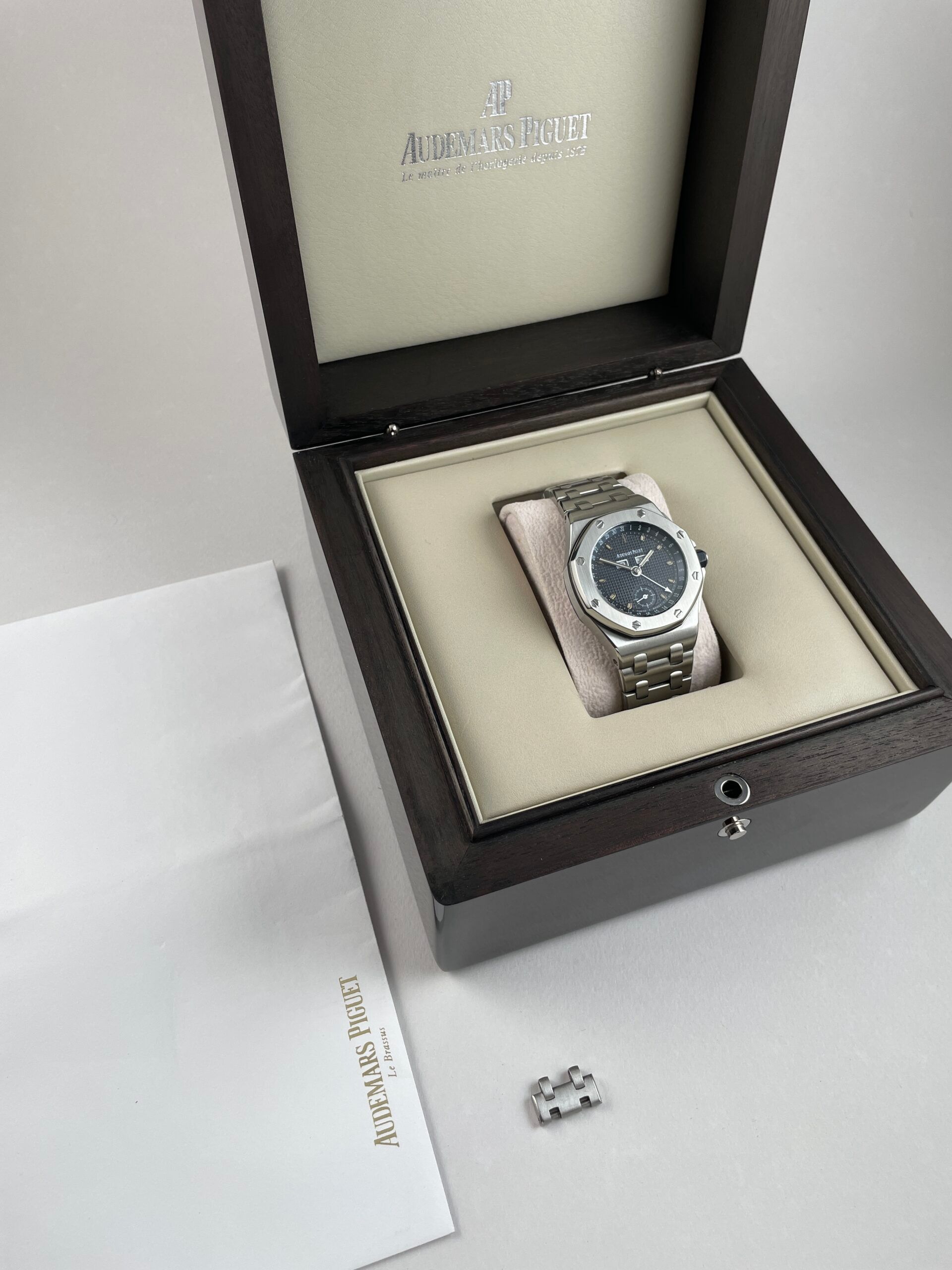 Audemars Piguet Royal Oak Offshore Triple Date, photo 6 of 16