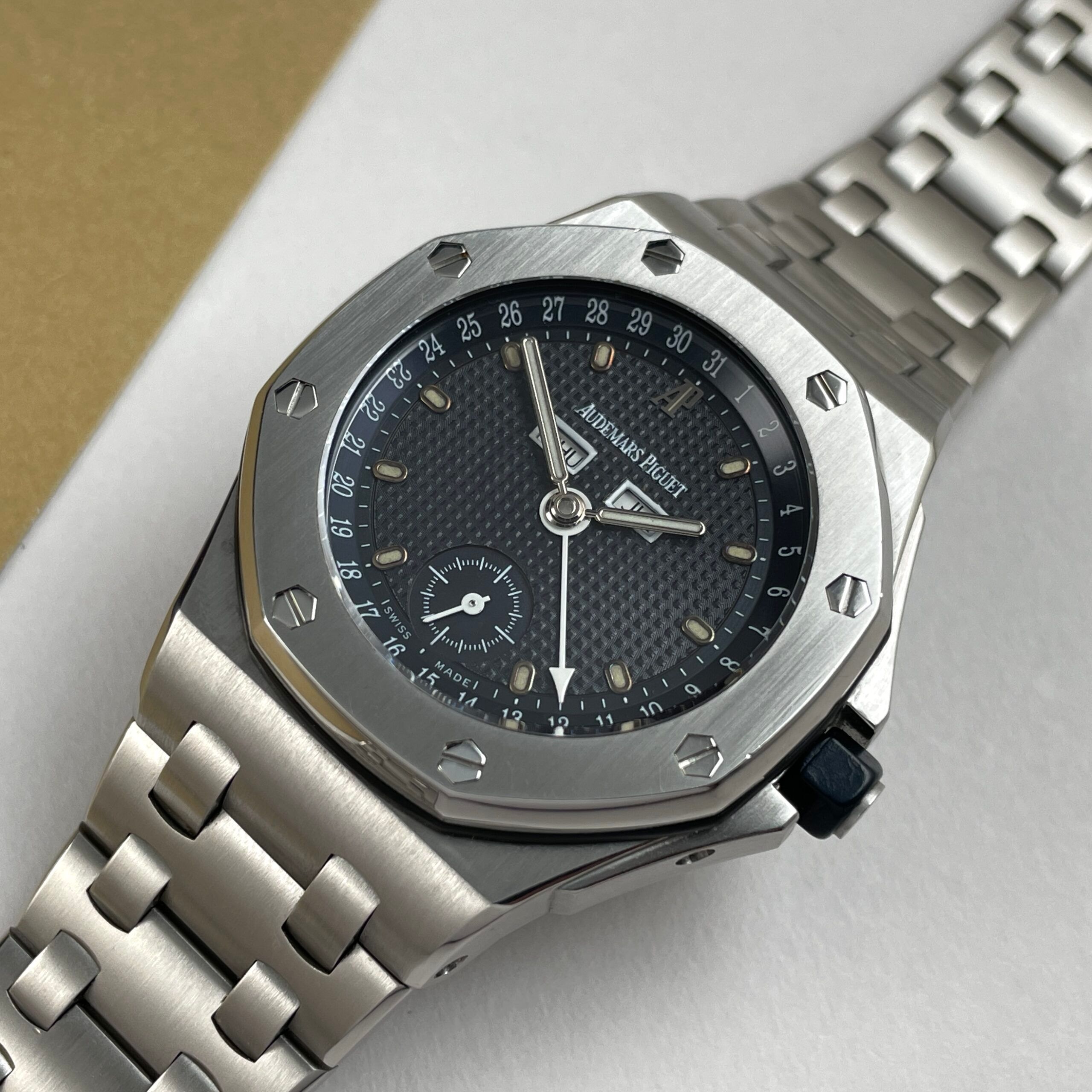Audemars Piguet Royal Oak Offshore Triple Date, photo 5 of 16