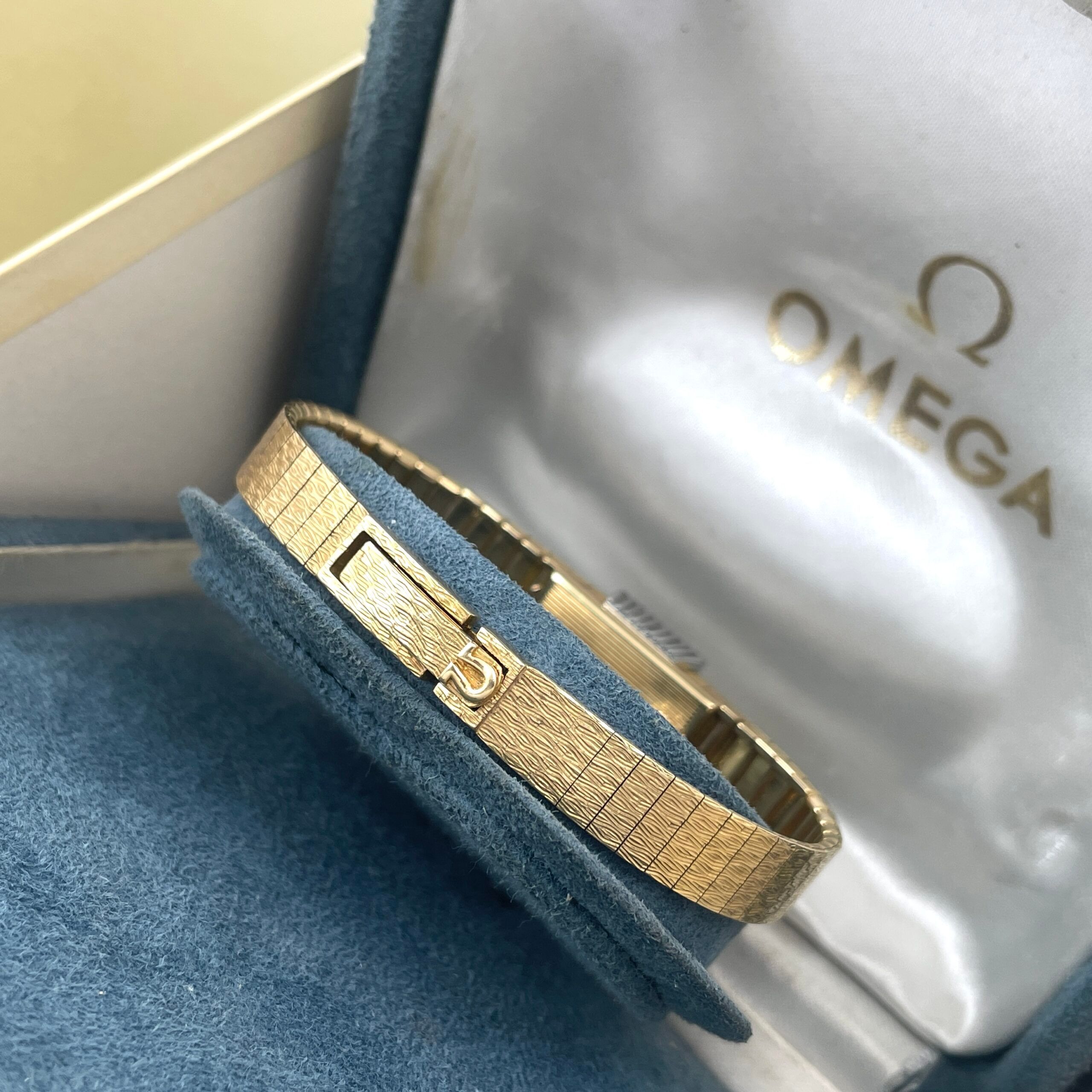 Omega Diamond / Yellow Gold Cocktail Ladies Watch, photo 8 of 15