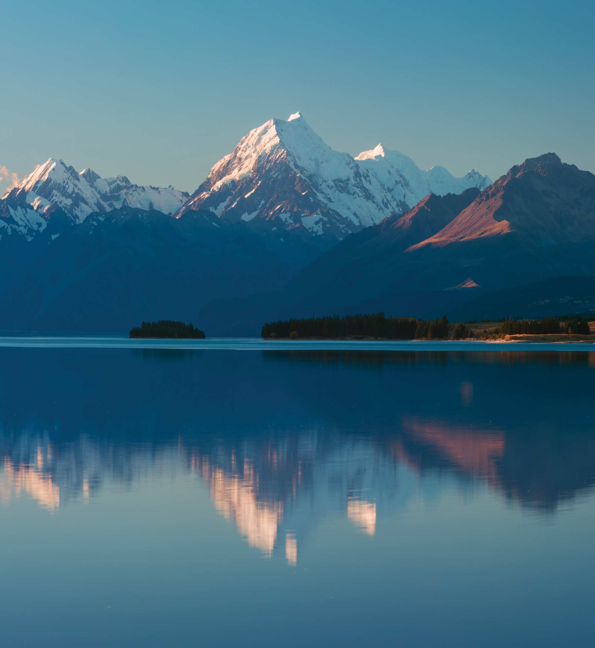 Aoraki Mount Cook with Lake Pukaki in the foreground.