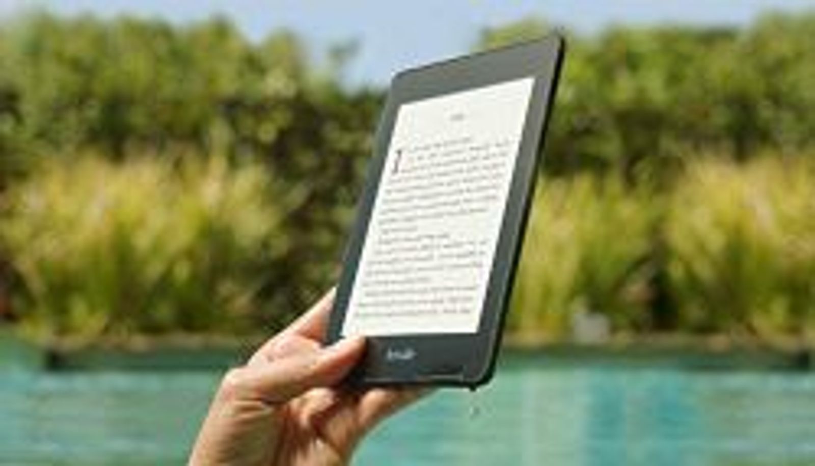 Amazon Kindle Paperwhite | Top 10 eBook Readers to Consider while Switching from Traditional Books