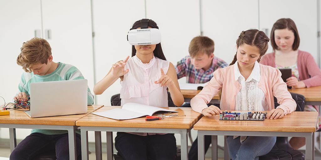 How Augmented Reality Can Transform the Classroom?