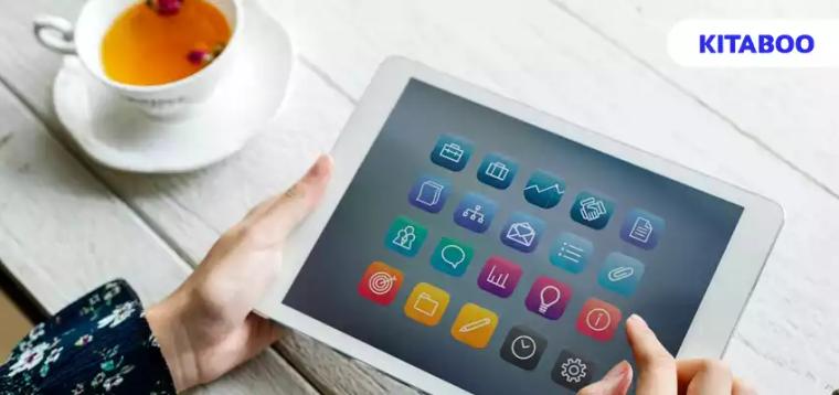 Person using tablet bloggg