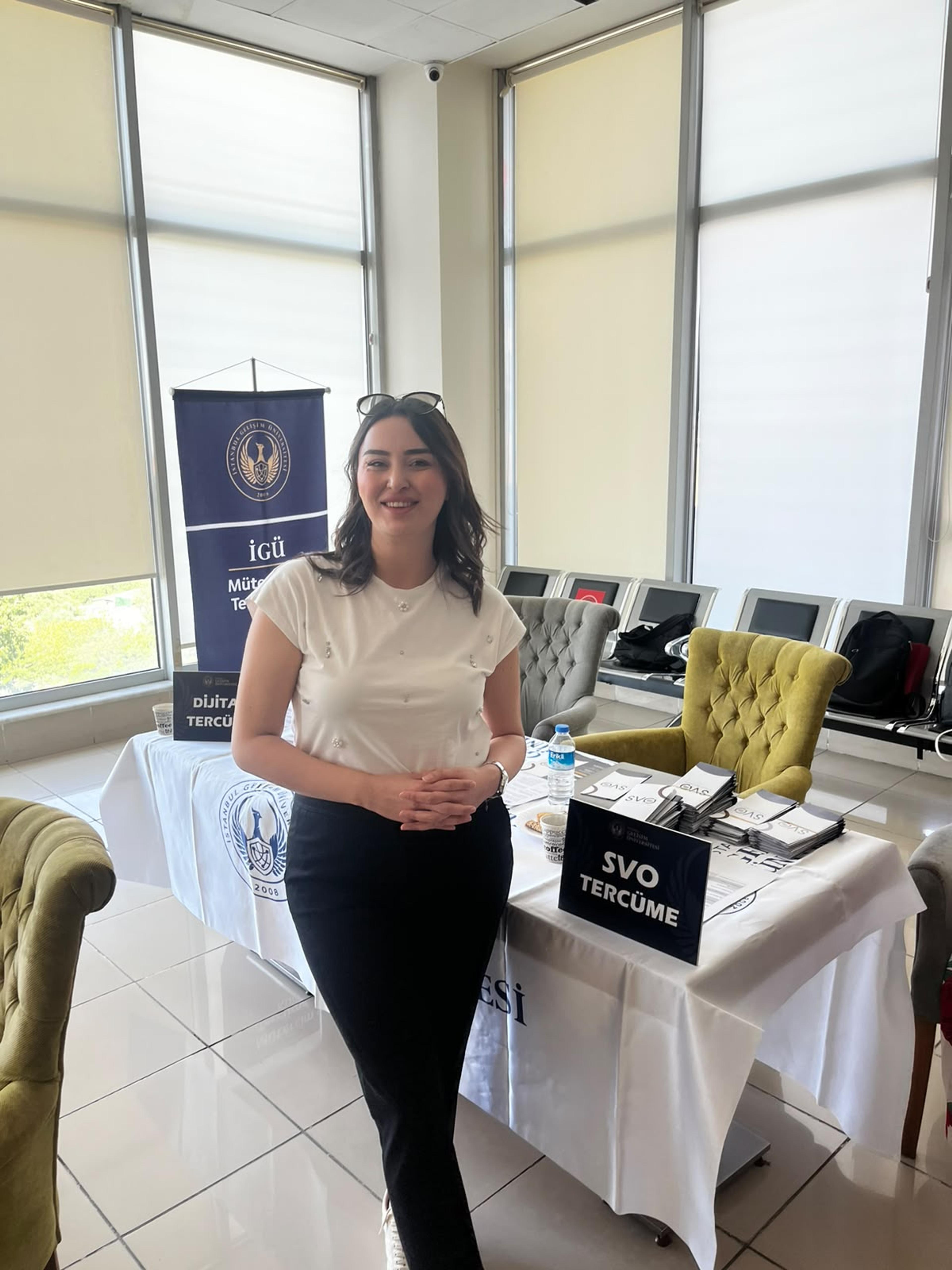 Ceren Höbek, İstanbul Gelişim Üniversitesi’ndeki SVO Tercüme standında