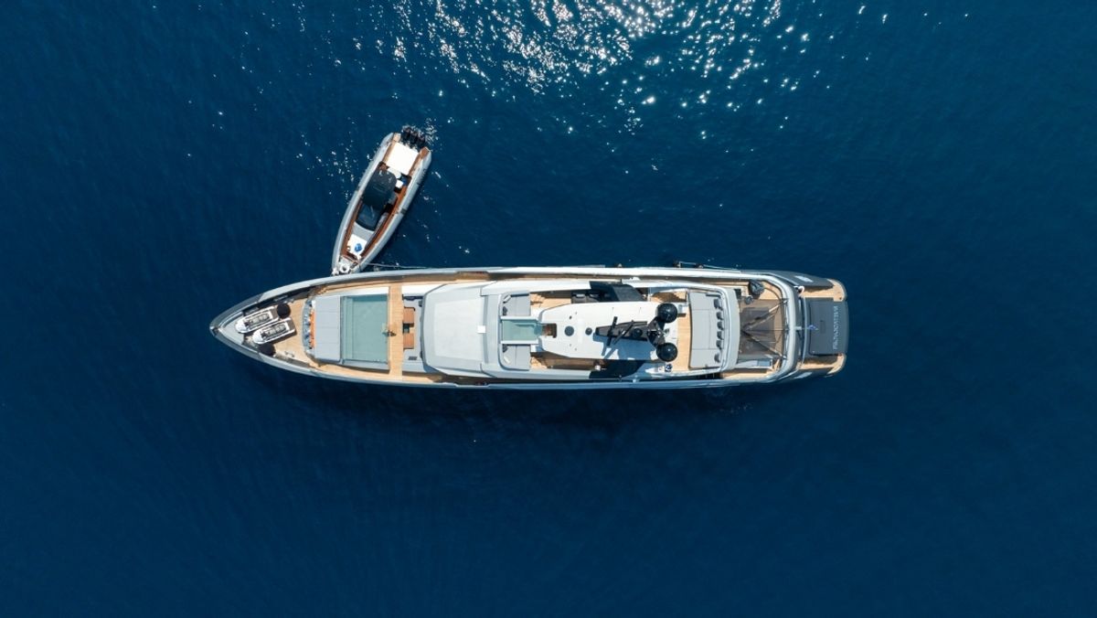 Top 3 Grenadines Yacht Charters for 10 to 12 Guests