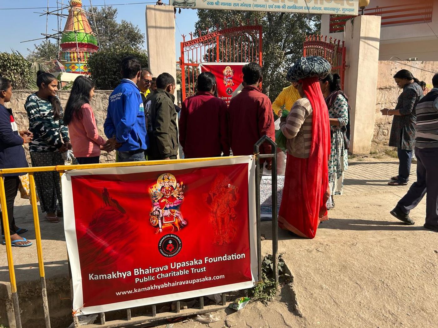 Annadāna seva by KBUF (1)