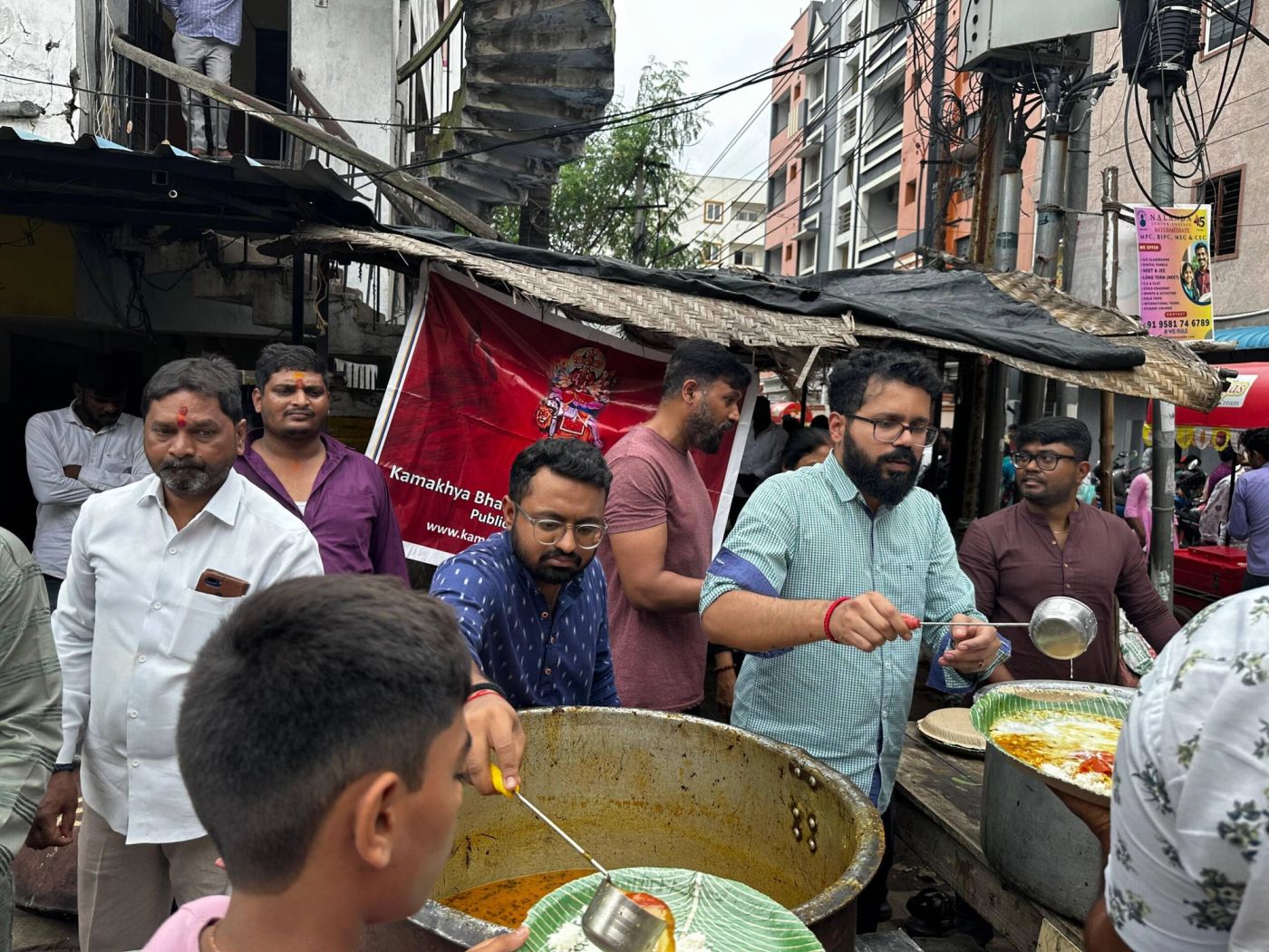 Annadāna seva by KBUF (5)