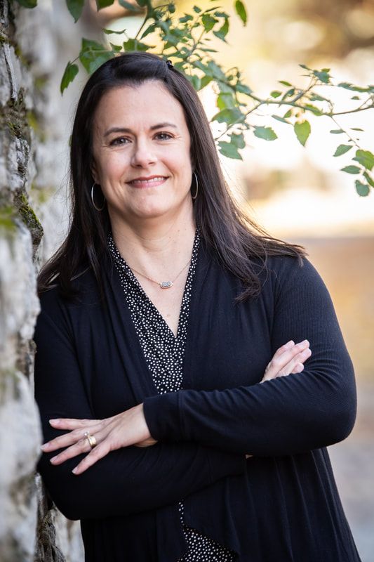 Chelle Hollenkamp, LCSW-S