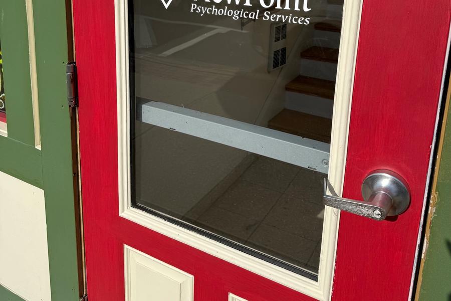Georgetown location door at 135 1/2 East Main Street