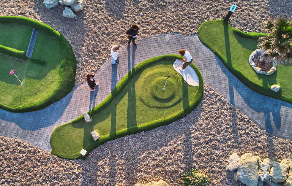 Putters Adventure Golf and Caf Folkestone Harbour Arm