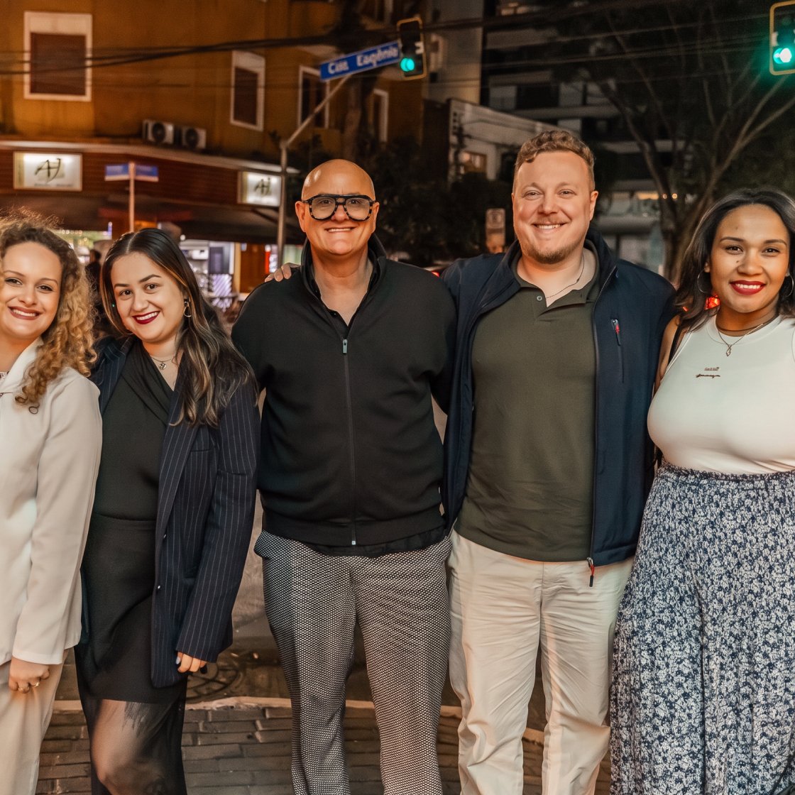 iSellforYou team at an event