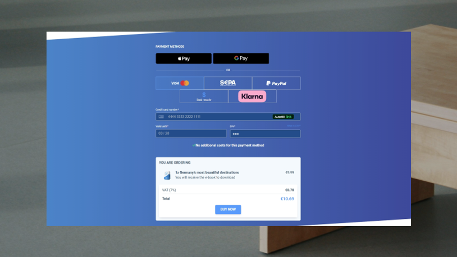 A checkout screen displaying payment options including Apple Pay, Google Pay, Visa, PayPal, and Klarna, with credit card input fields and an order summary totaling €11.89.