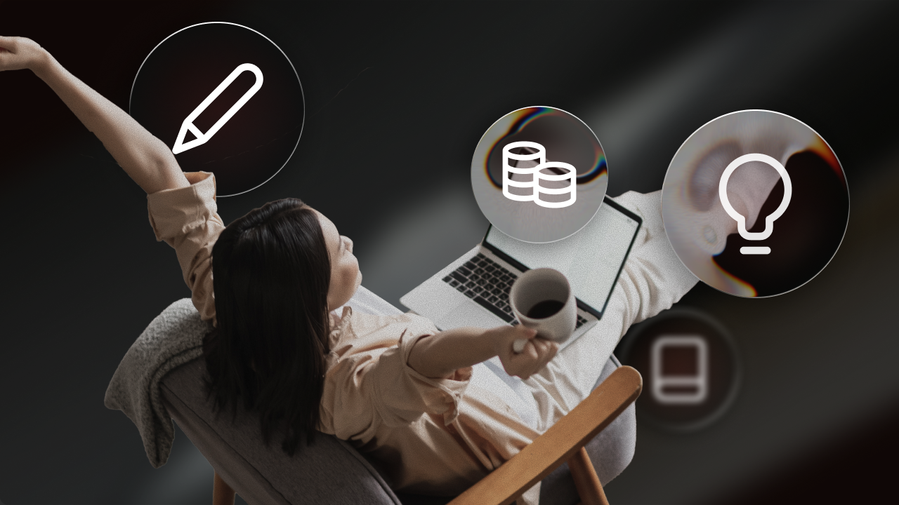 Eine Frau, die sich mit ihrem Laptop und einer Tasse Kaffee entspannt, umgeben von Symbolen für Bearbeitung, Geld und Ideen.