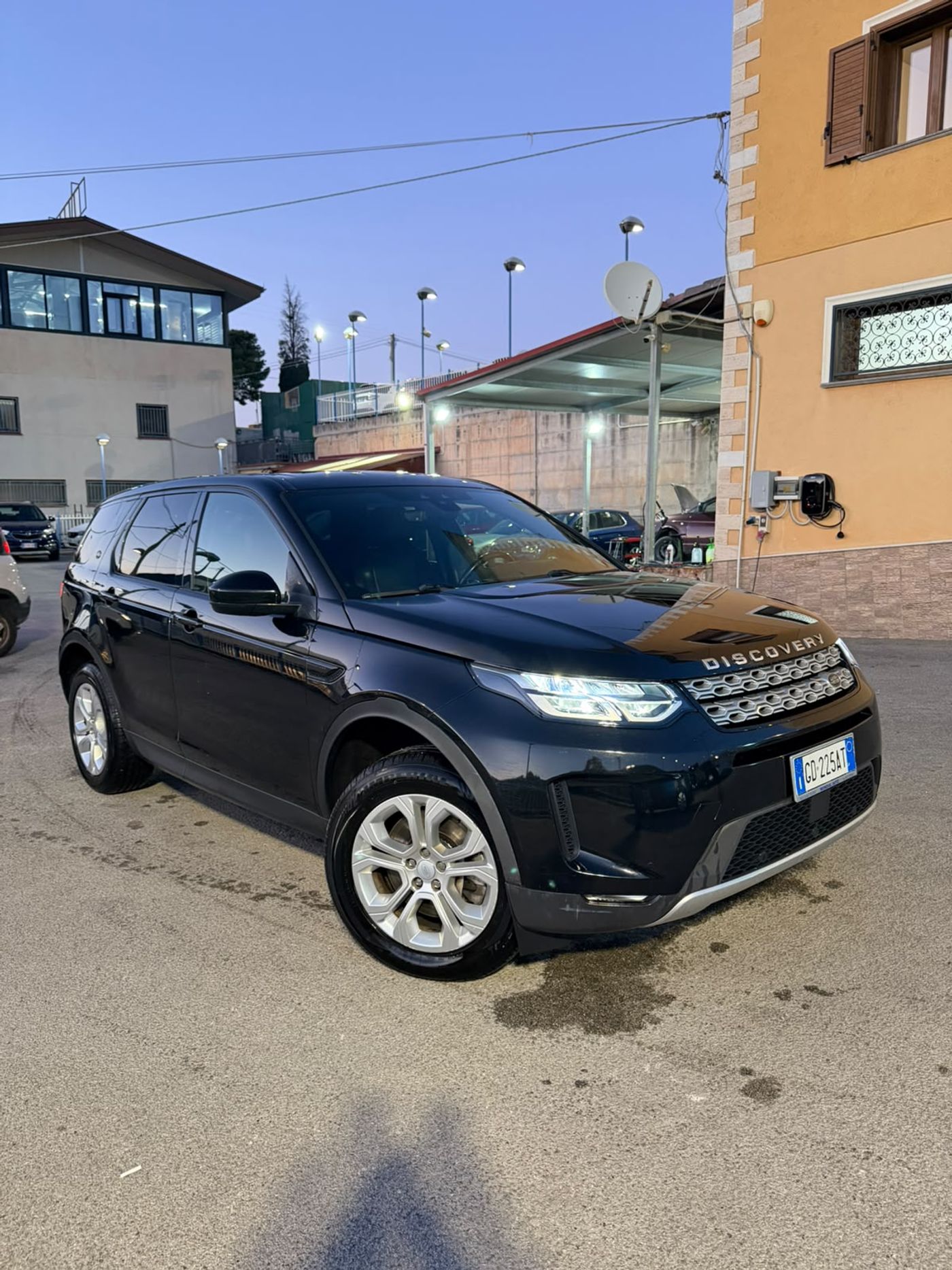 LAND ROVER Discovery Sport 2.0. TD4 180 CV AWD CV AWD Auto R-Dinamic  HSE – foto 3