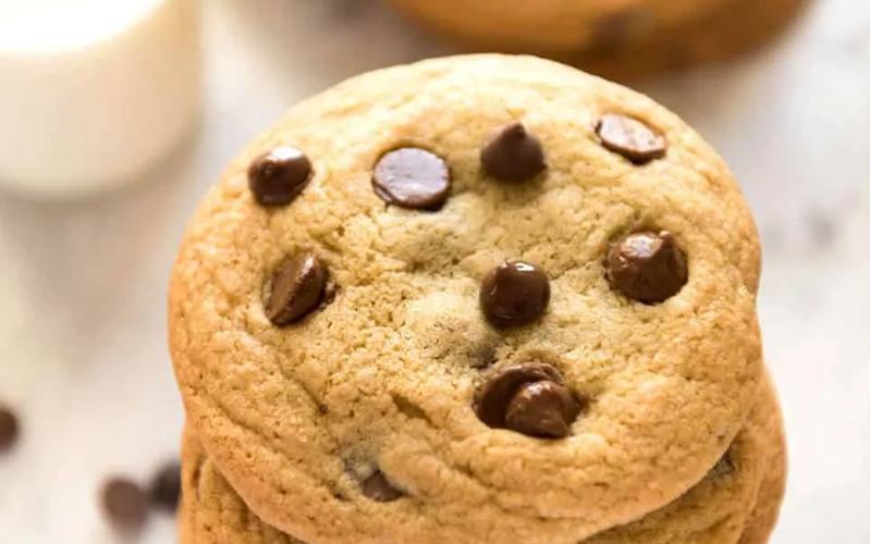 The Best Chocolate Chip Cookie Recipe (Soft, Chewy & Easy)