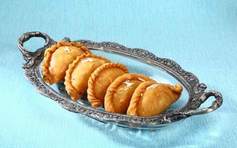 Karanji Recipe: How to Get the Shell Crispy and the Filling Dry Enough