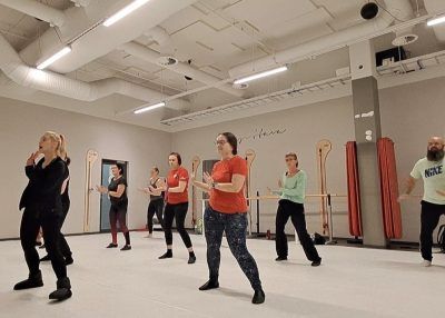 Aikuisten showtanssitunnilta