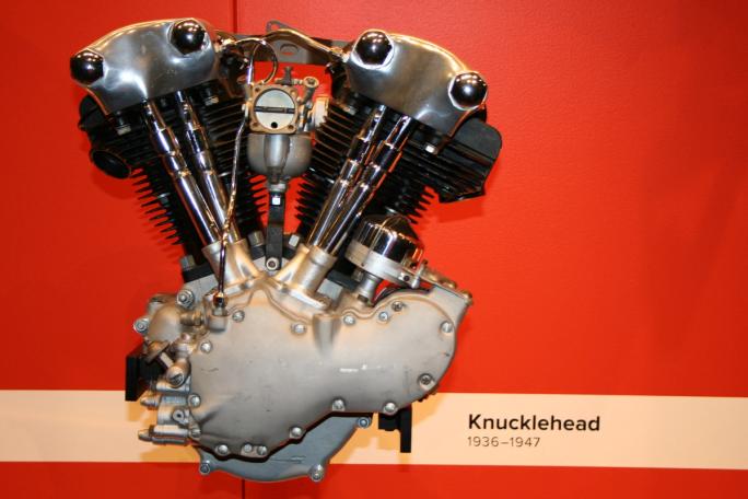 Knucklehead på 1000-kubikk, produsert fra 1936-1947