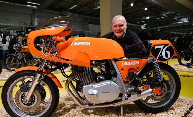 Håndbygd i 33 eksemplar