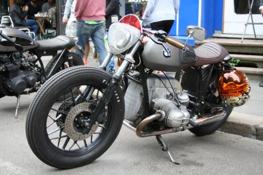 Hvem har sagt at en caferacer må være britisk......