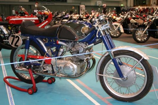 Honda CB72R, 1962-modell