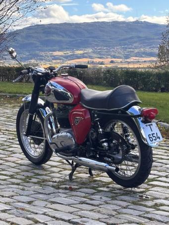 BSA Lightning 650