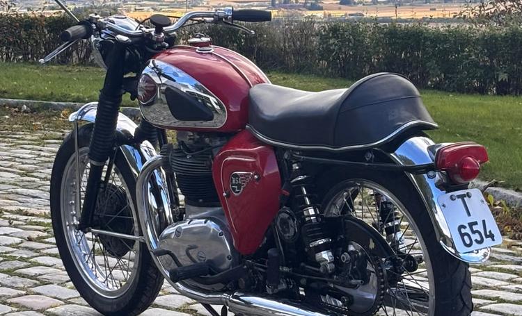 BSA Lightning 650