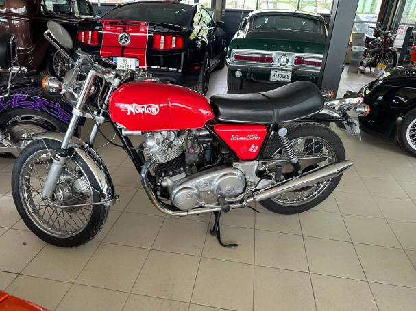 Norton Commando Combat 750 Roadster
