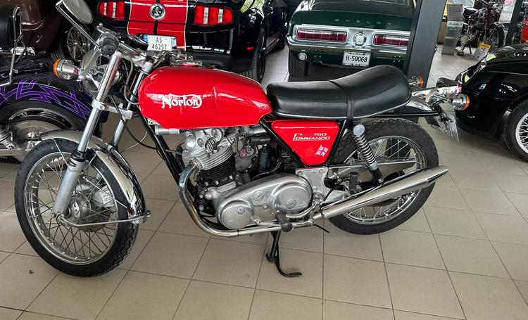 Norton Commando Combat 750 Roadster