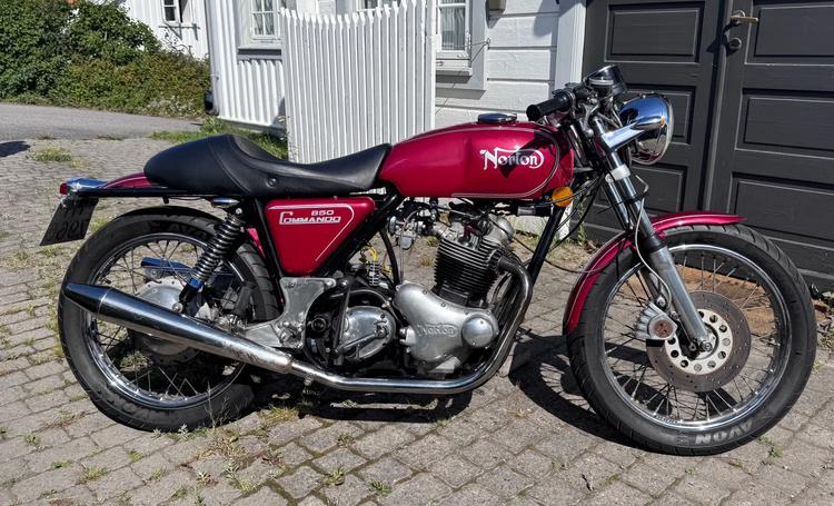 Norton Commando 850