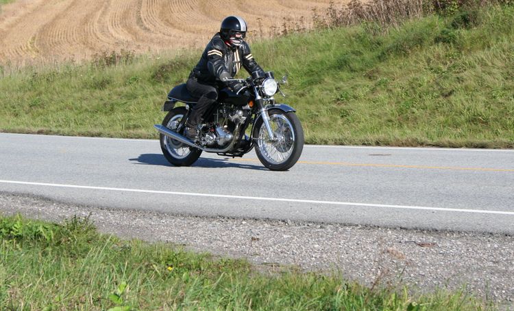 Teigens Twin; Norton Commando 850