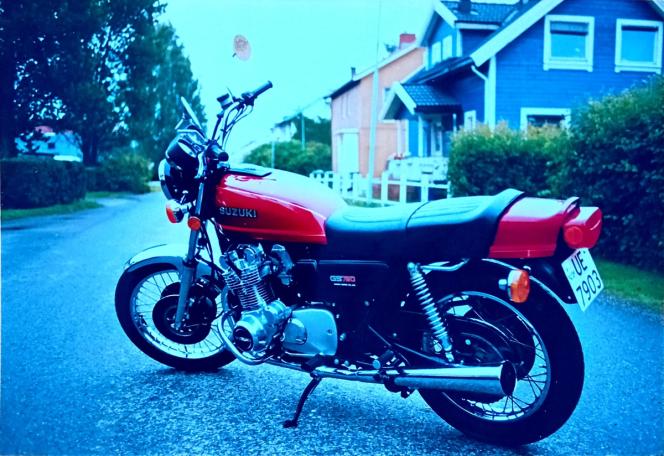 GS750 kunne etter hvert skilte med doble bremseskiver foran