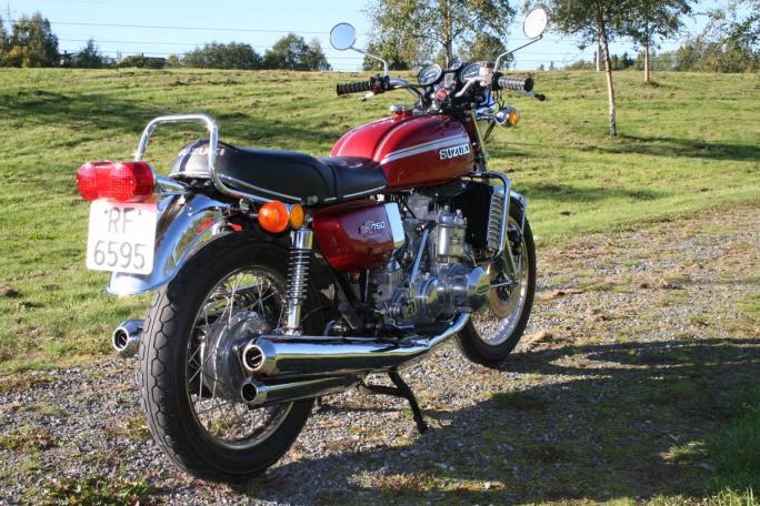 I 1974 fikk GT750 nytt design bl.a. på eksospottene og sidedekslene