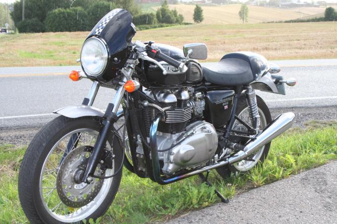 Retro-Thruxton 900