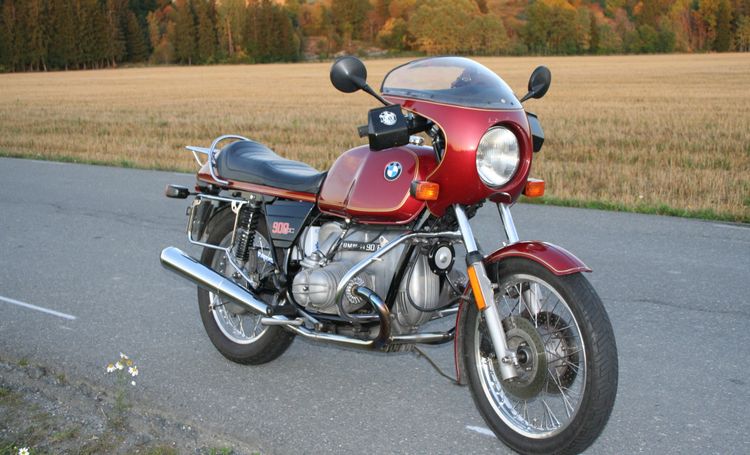 Classic blue Suzuki motorcycle