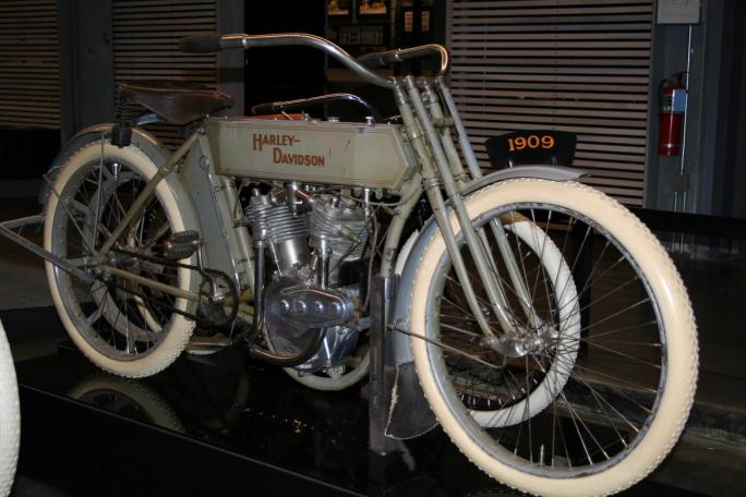 I 1911 hadde Harley-Davidson løst problemene med V-motoren som kom i 1909