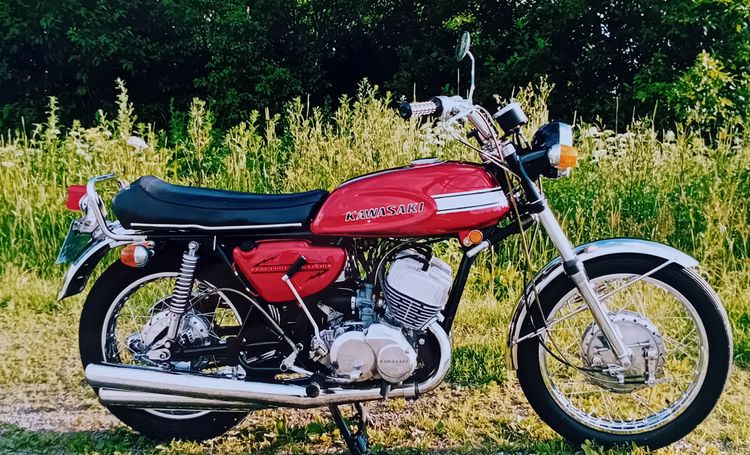 Classic blue Suzuki motorcycle