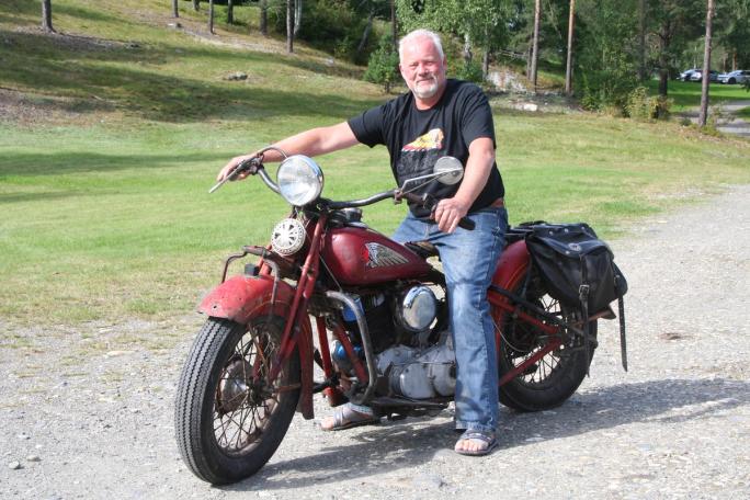 Henning med sin Høvding/Chief