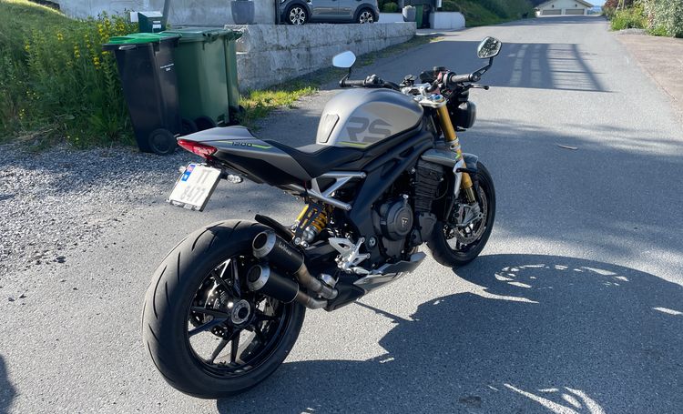 SOLD: Triumph Speed Triple 1200RS