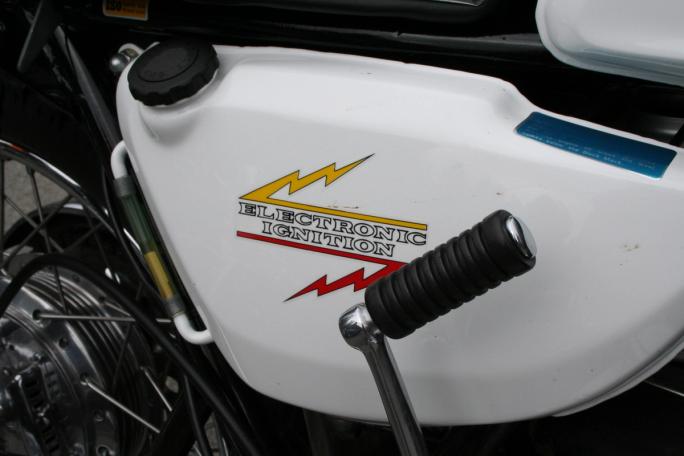 H1-500 var blant verdens første motorsykler med elektronisk tenning