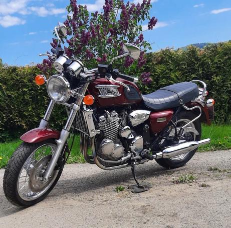 Triumph Thunderbird 900