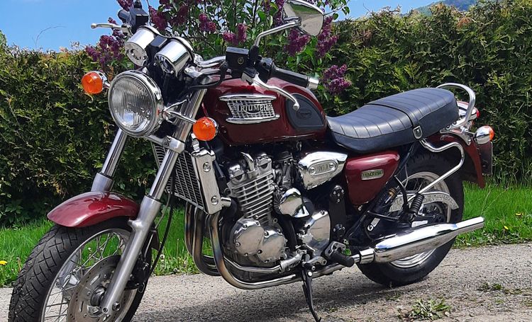 Triumph Thunderbird 900