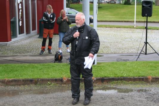 Sjef for starten, Henning Trulsrud, sendte deltakerne trygt avgårde i retning Trondheim