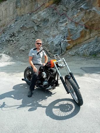Braatens big-twin Shovel-chopper