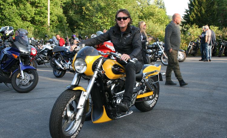 Stephs Suzuki Lowrider Bobber