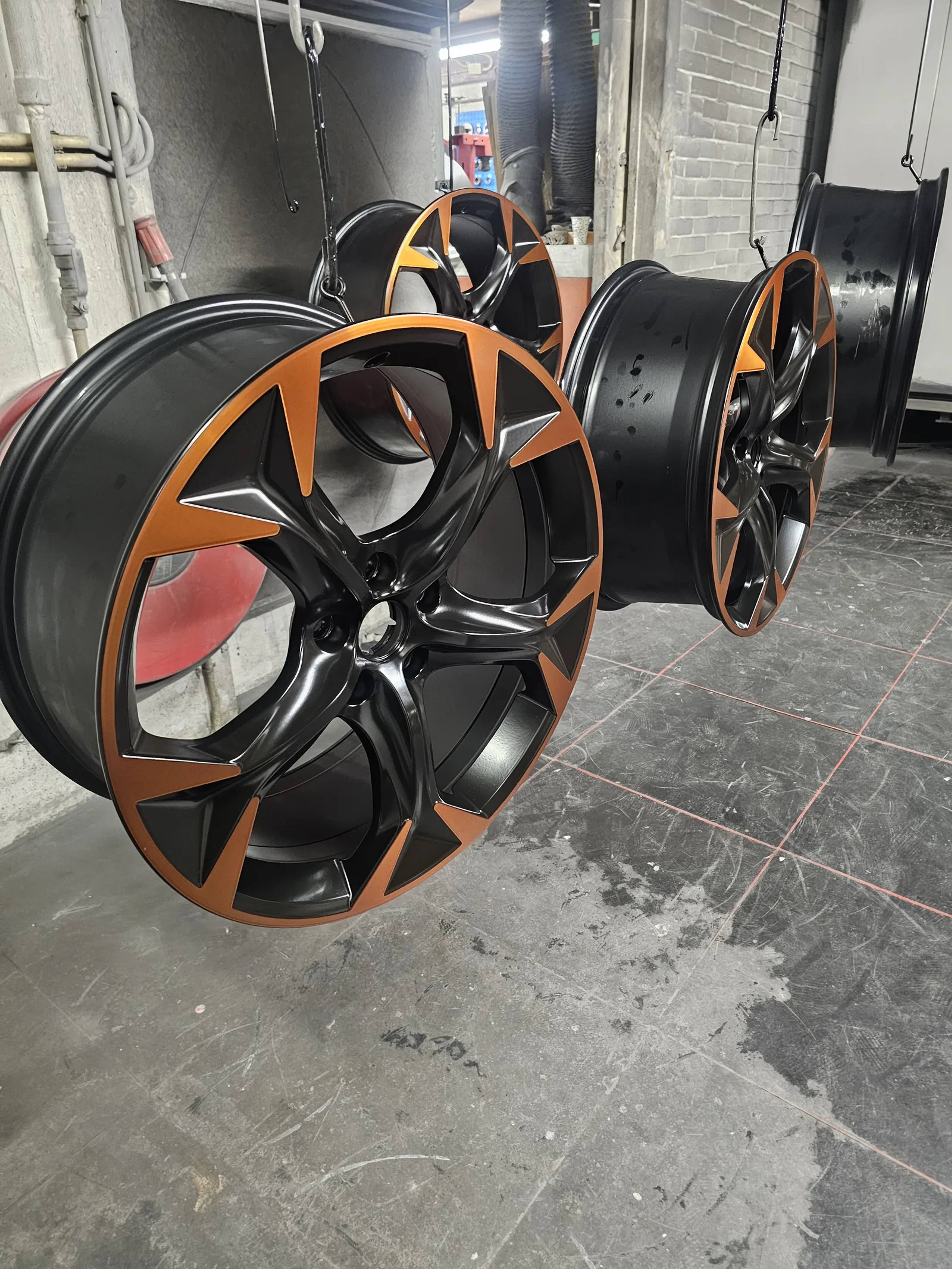 Velgen gespoten in zwart met accentkleur