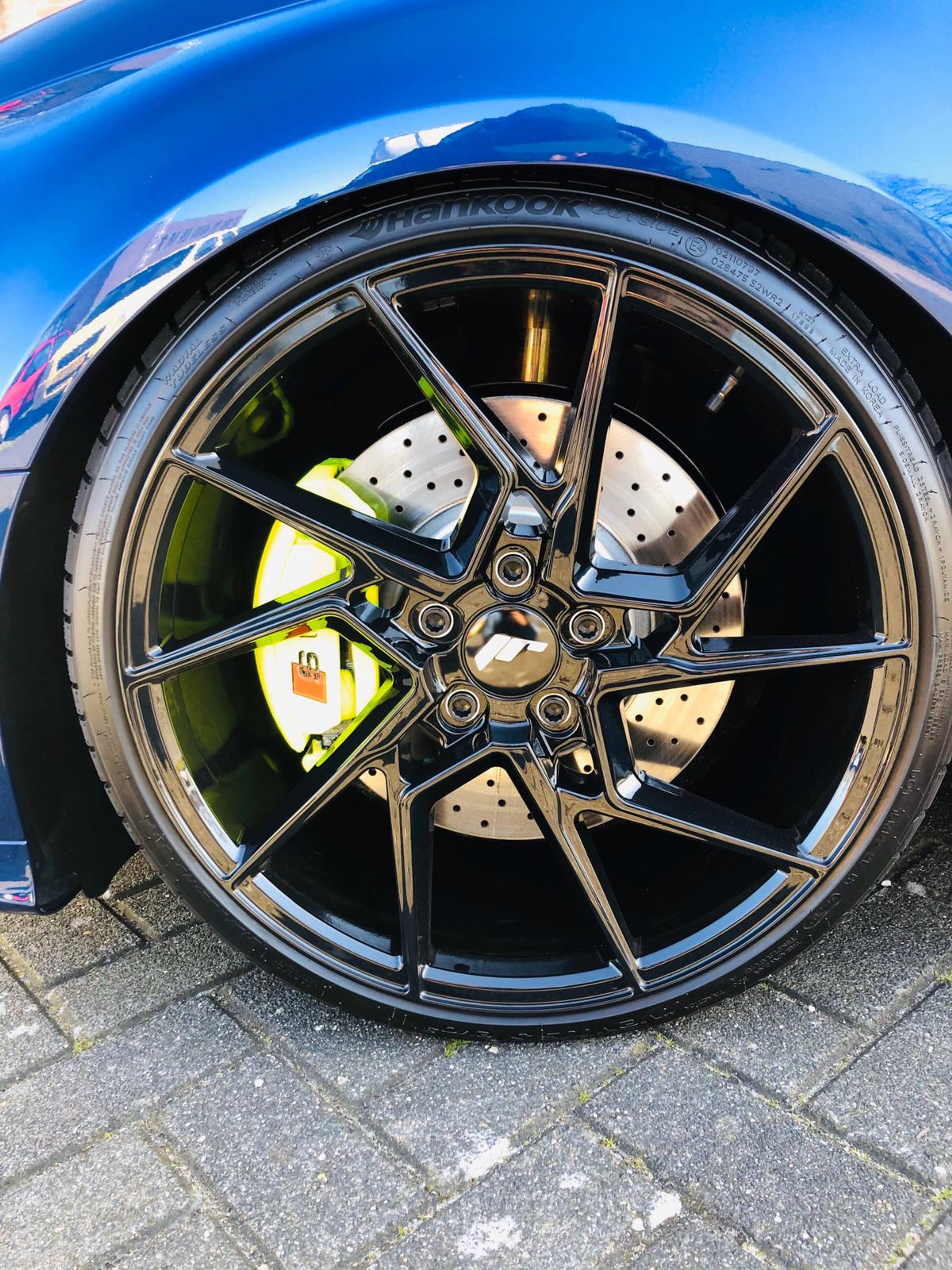 hoogglans zwart gepoedercoat velg