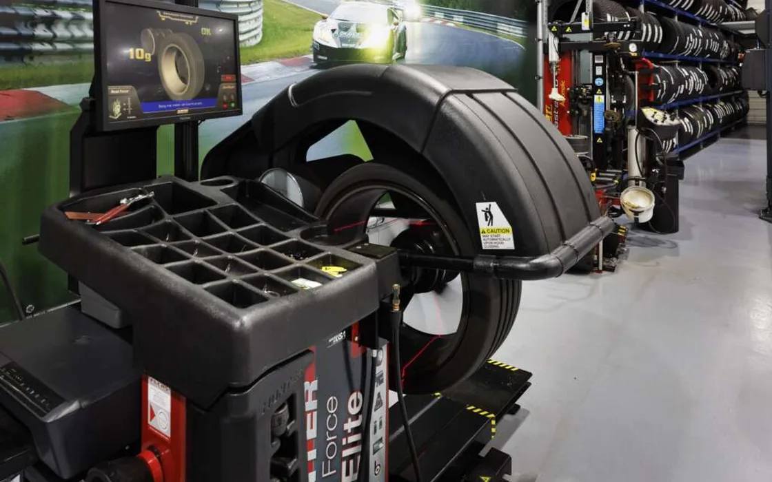 De Hunter RoadForce GSP9700 in de werkplaats