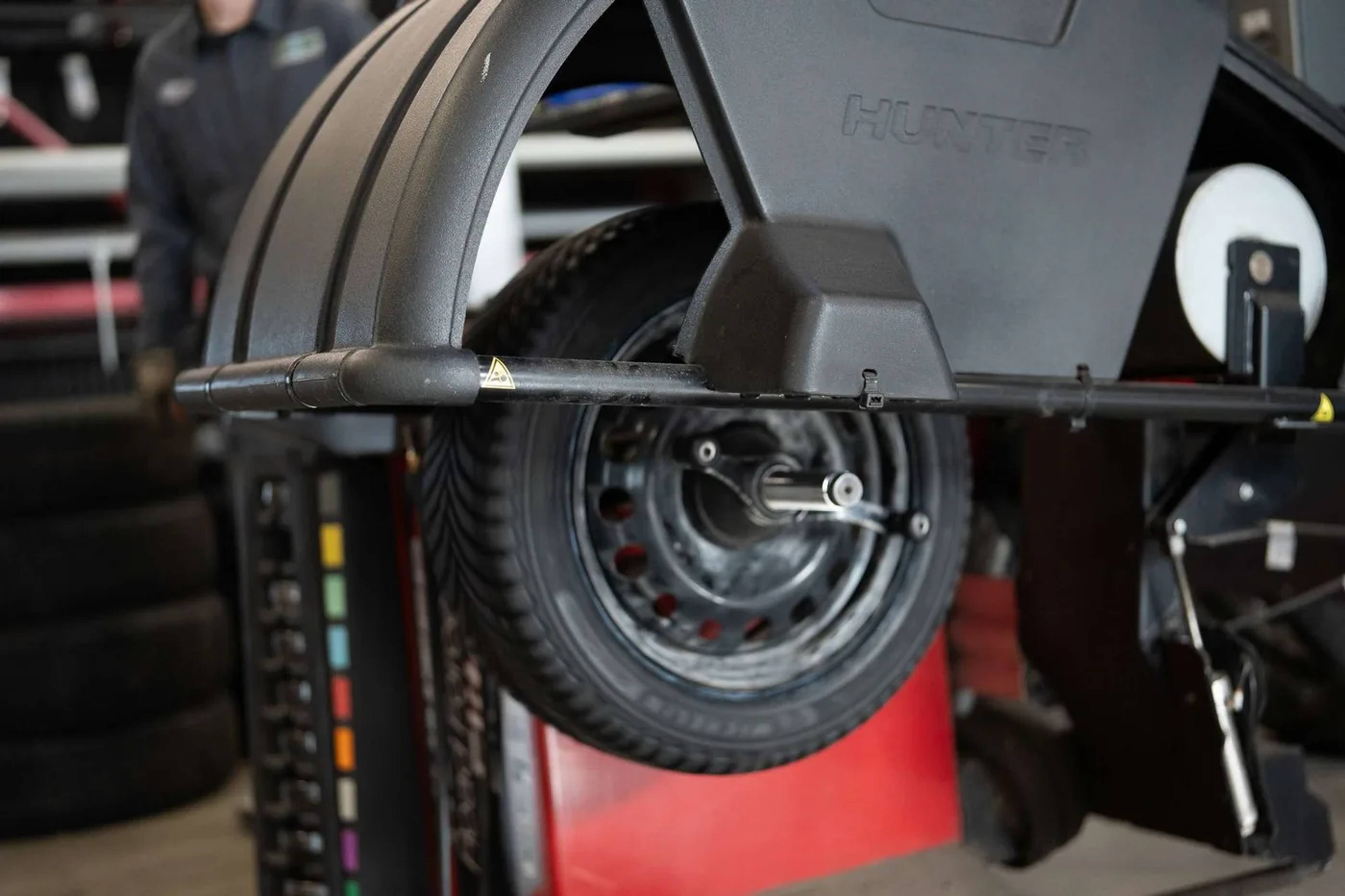 RoadForce meting met aandrukrol
