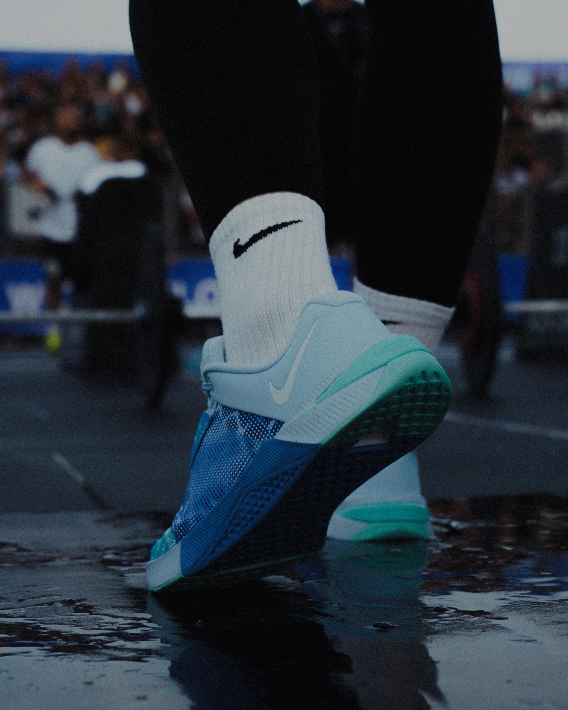 NIKE